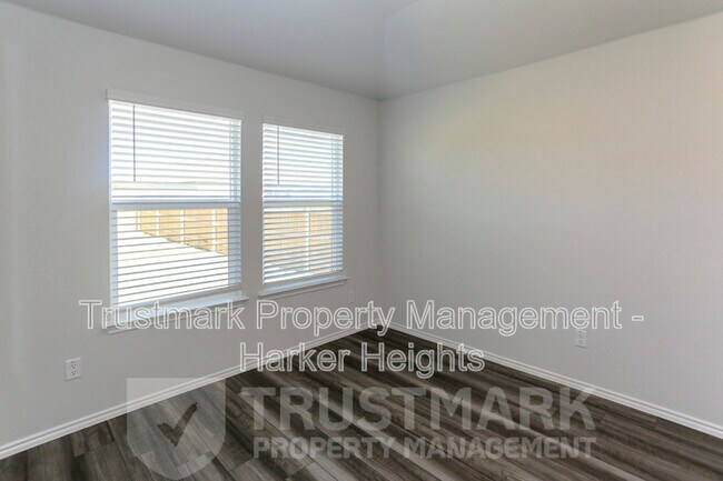Building Photo - 1003 Cedar Trl