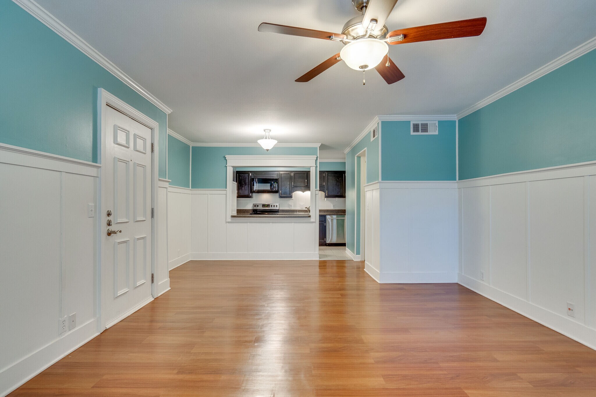 Kitchen open to Living area. - 1280 Middle Tennessee Blvd