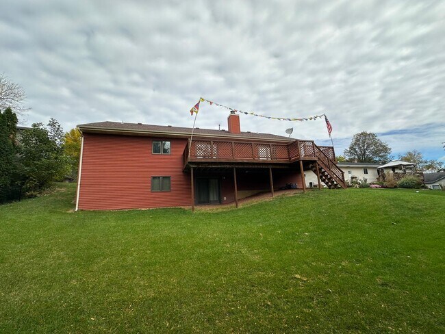 Building Photo - 543 Mahogany Way