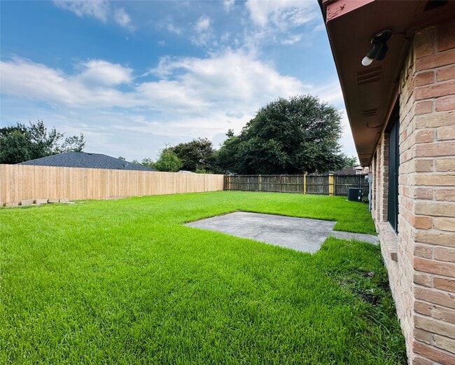 Building Photo - 19834 Arrowsmith Dr