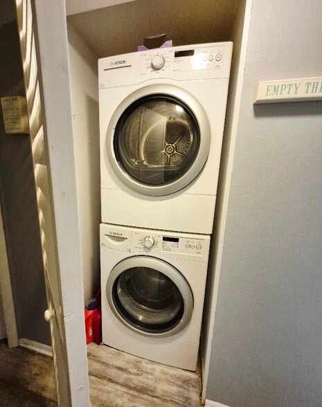 Building Photo - 19505 Quesada Ave