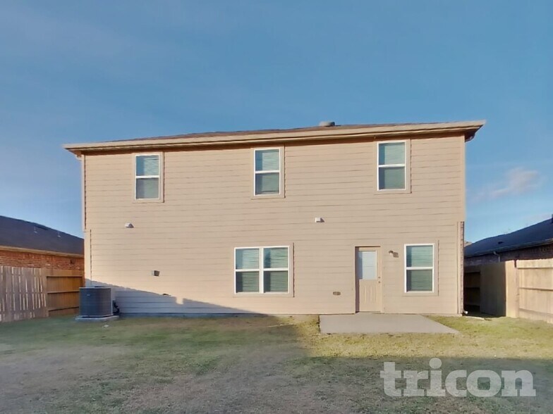 Building Photo - 916 American Monarch Dr