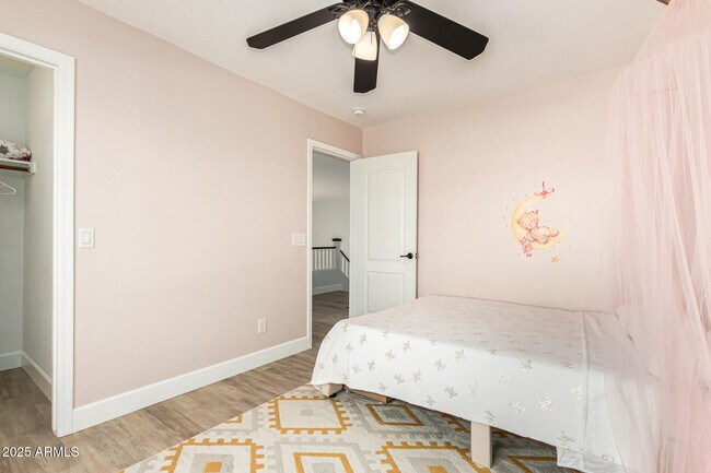 Building Photo - 3726 W Villa Linda Dr