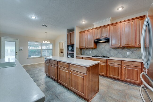 Building Photo - 1903 Blue Water Bay Dr