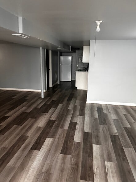 Building Photo - 295 Crandon Ave