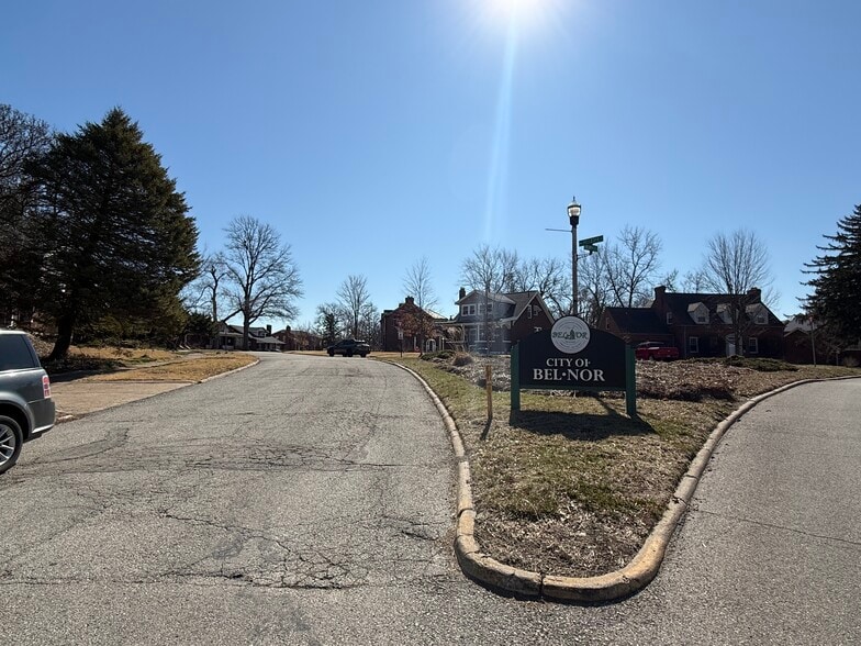 entrance to community - 3068 Bellerive Dr