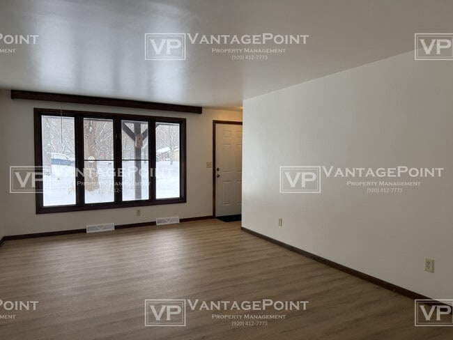 Building Photo - 1603 St Robert Dr