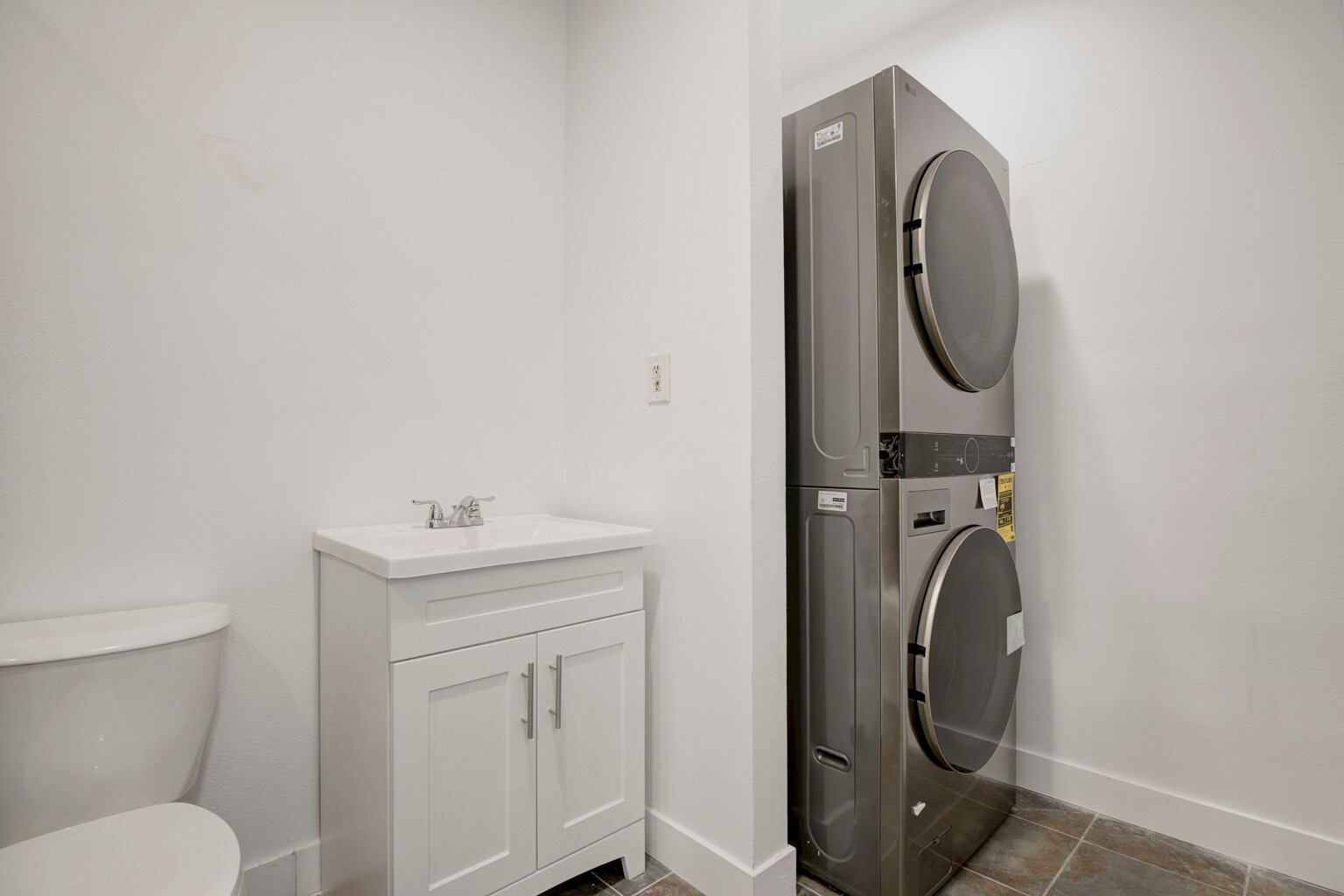 Building Photo - 11324 Haskell Ave