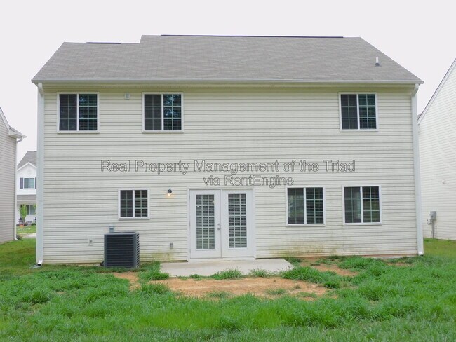 Building Photo - 719 Torbay Dr