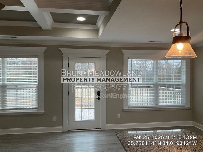 Building Photo - 3869 Doral Dr