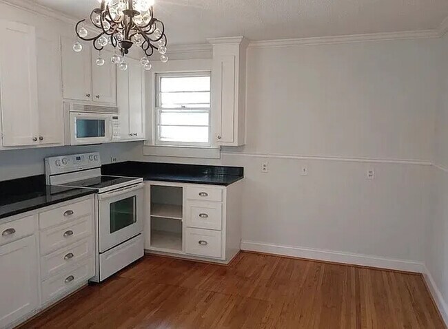 Building Photo - 221 Old Cedar Rock Rd