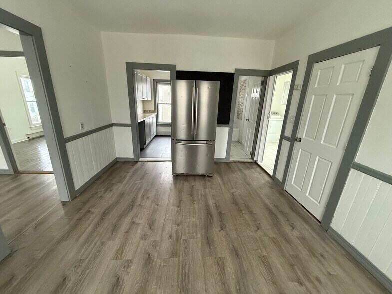 Building Photo - 30 Davenport St