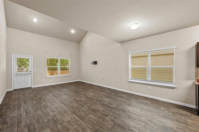 Building Photo - 135 Cibolo Creek Dr