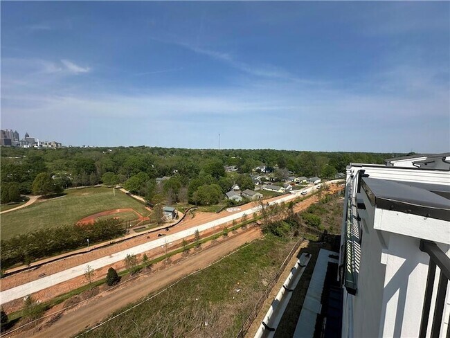 Building Photo - 352 Skylar Ct SE