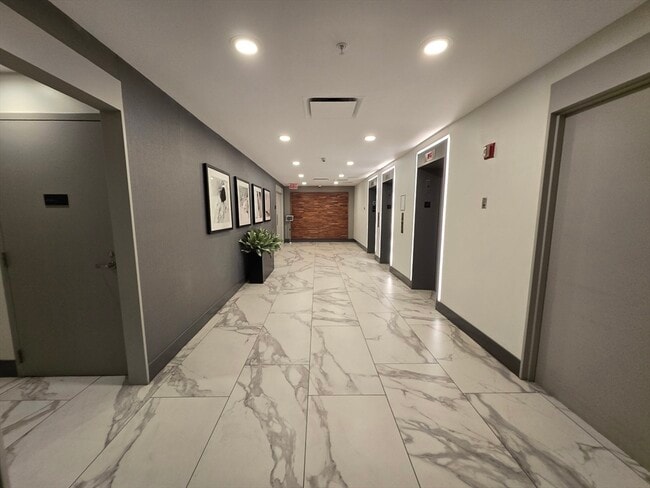 Building Photo - 8-12 Museum Way