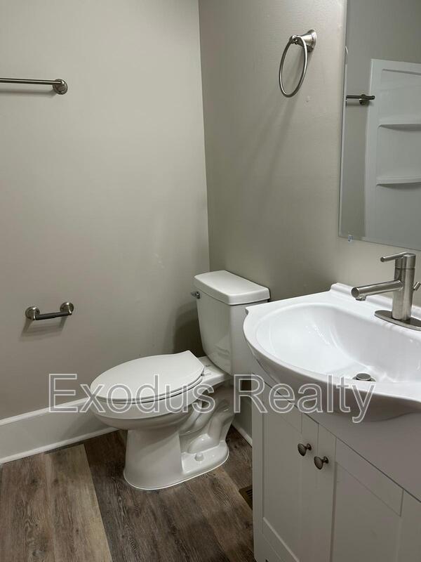 Building Photo - 311 Bracken St