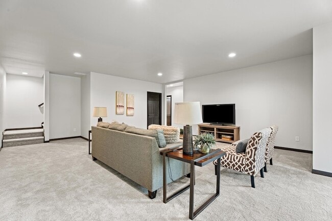 Building Photo - 1107 S Foss Ave