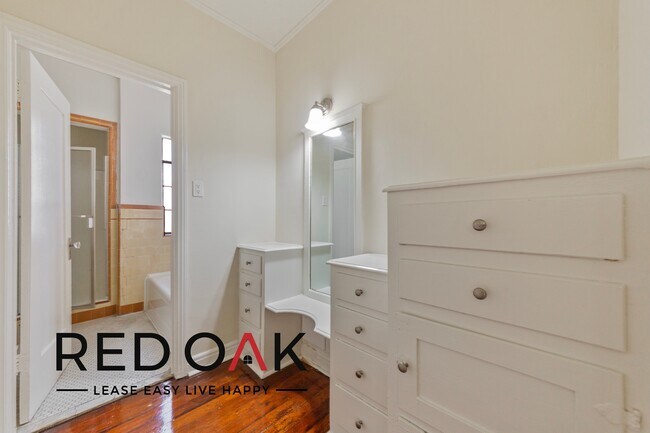 Building Photo - 621 S Gramercy Pl