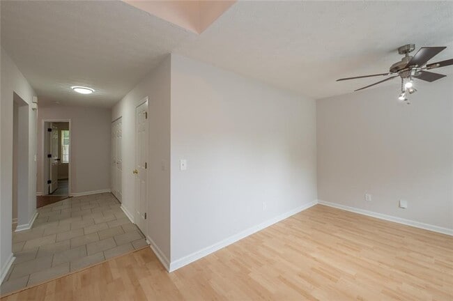 Building Photo - 145 Village Trce