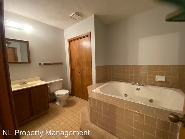 Building Photo - 2 br, 2 bath House - 3523 Comstock Ave.