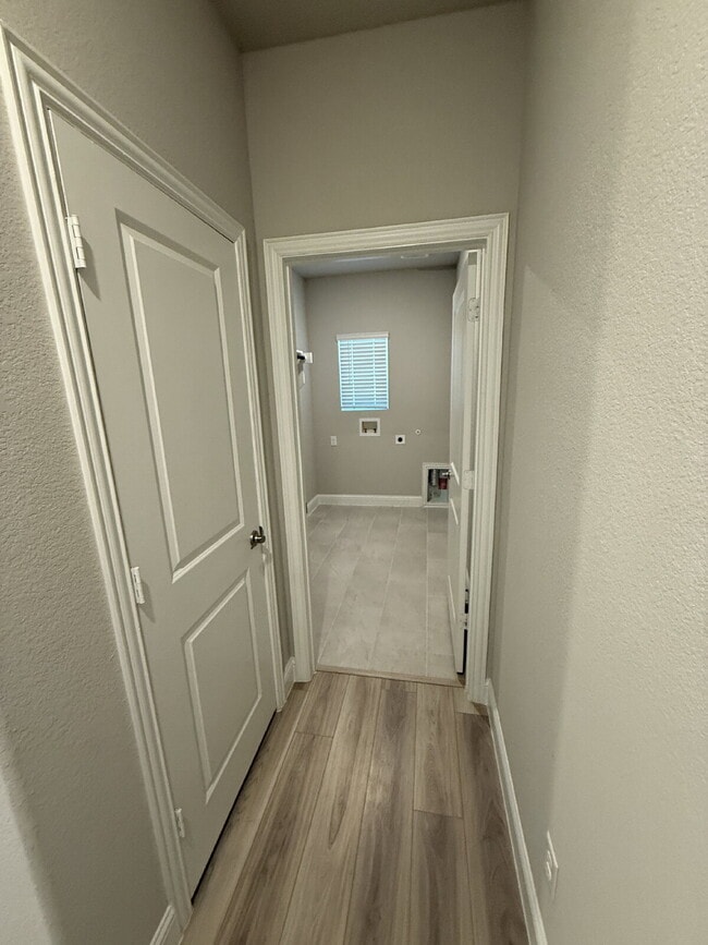 Building Photo - 3215 Sedge Grass Dr