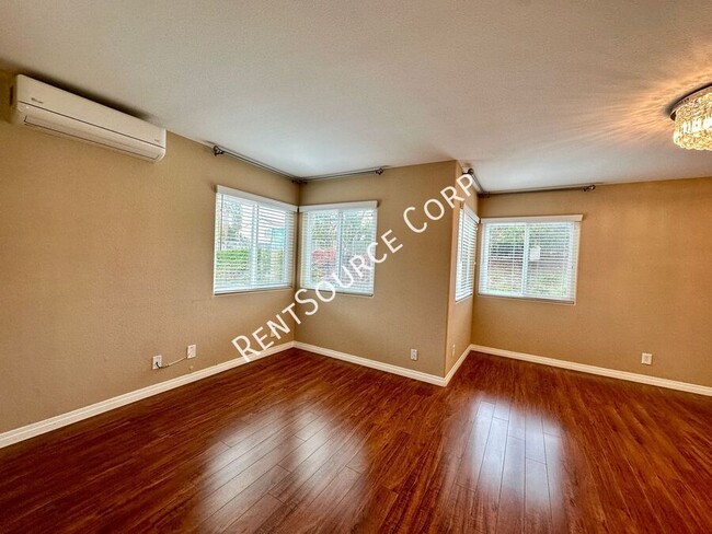 Building Photo - 3 Bedroom (2 Masters), 3 Full Bath House f...