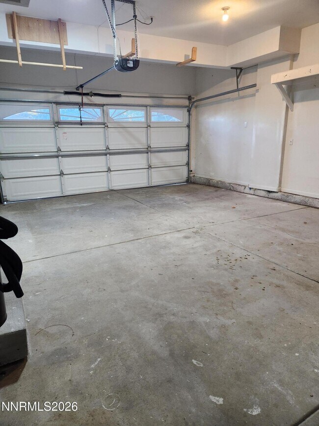 Building Photo - 3653 Hemlock Ct