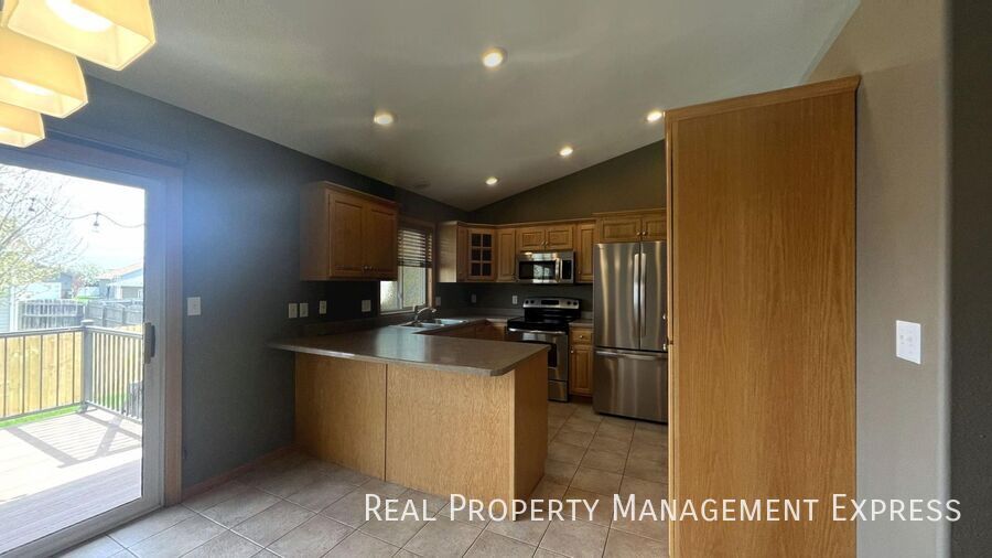 Building Photo - 4 Bedroom 2 Bathroom Home for Rent