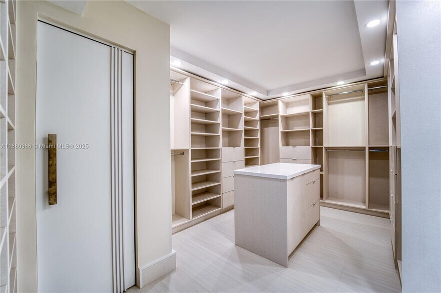Building Photo - 700 Coral Way