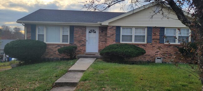 Primary Photo - 404 Chapman Ct
