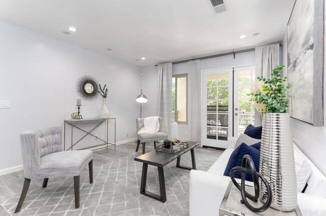 Building Photo - Santee 2 Bedroom 2 Bath Condo with Garage