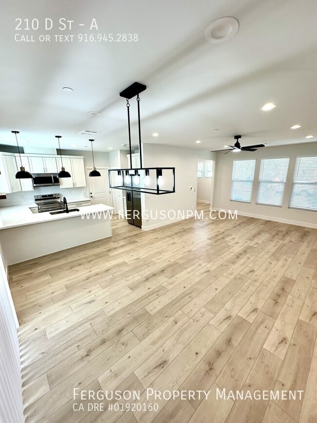 Building Photo - 210 D St