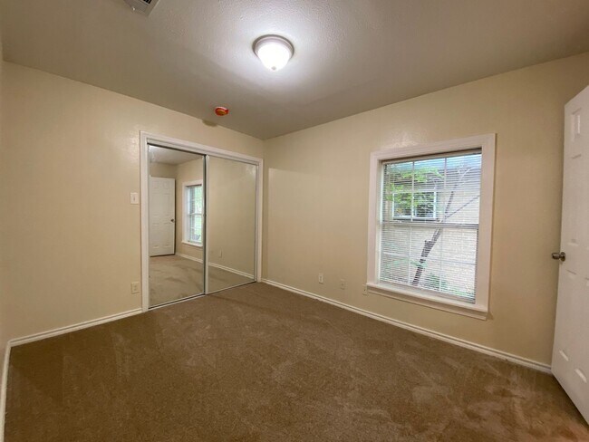 Building Photo - COMING SOON 3 BEDROOM 2 BATH HOME IN TCU AREA