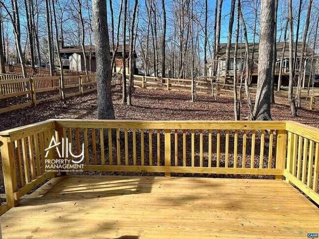 Building Photo - 6 Barkley Ln