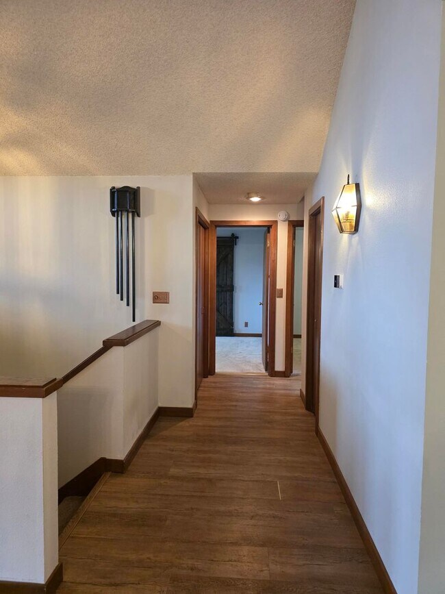 Building Photo - 4 Bedroom Poulsbo Home