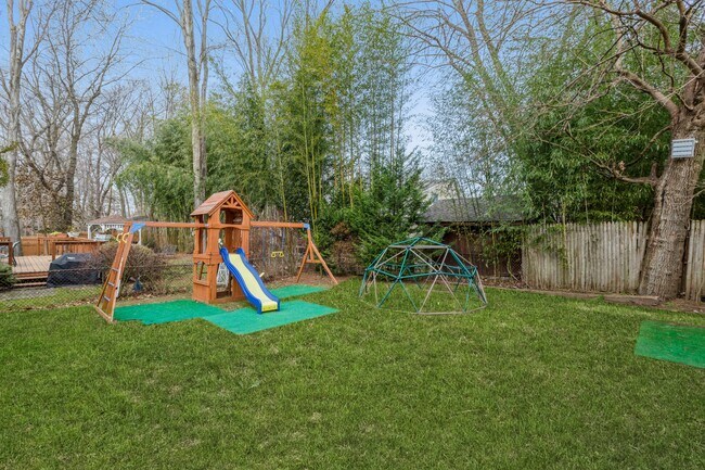 Building Photo - 39 Linwood Ave