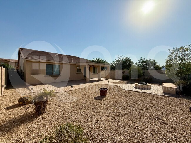 Building Photo - 3690 E Longhorn St