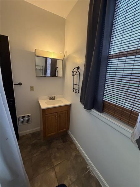 Building Photo - 510 Ivory Ave