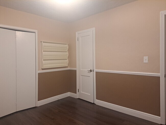 Building Photo - 344 Vesta Cir