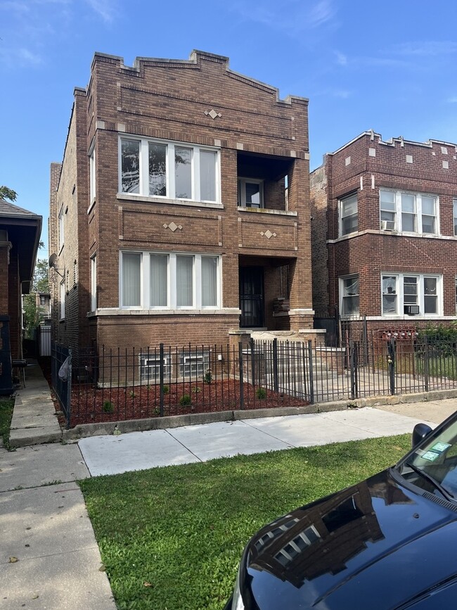 Primary Photo - 6404 S Campbell Ave