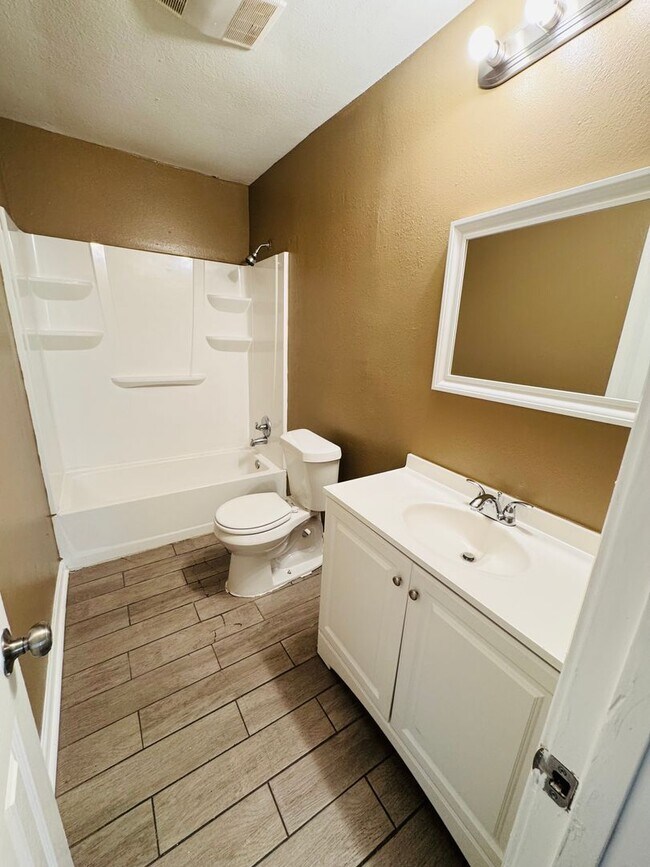 Building Photo - 4035 Clayton Dr