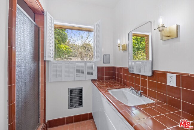 Building Photo - 11623 Canton Pl