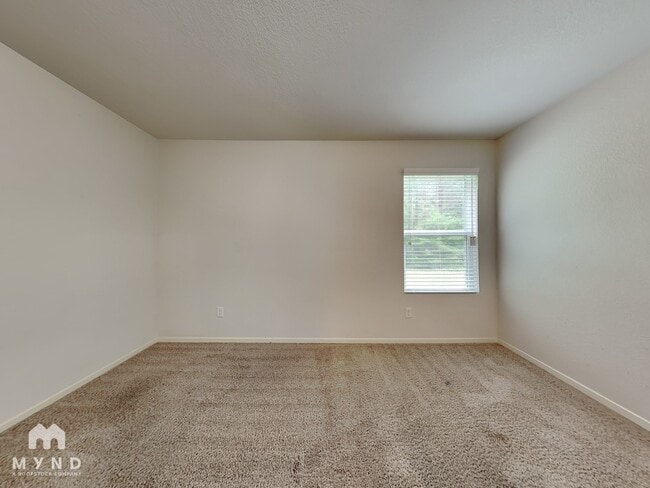 Building Photo - 9168 Pleasant Valley Dr