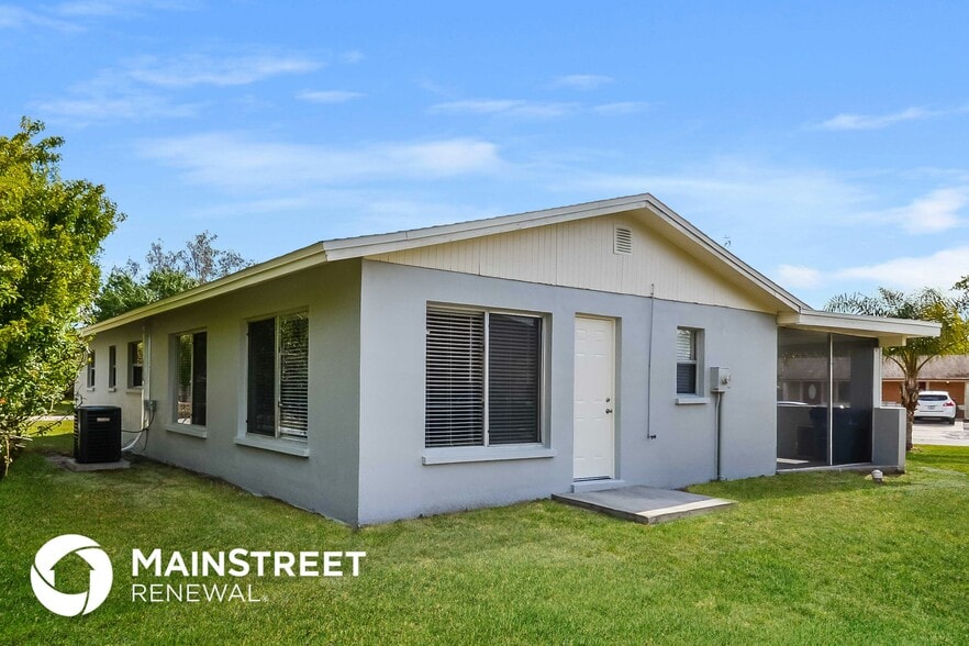 Building Photo - 3019 Clay Cir