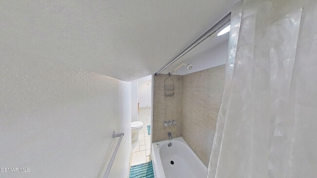 Building Photo - 3042 E Cumberland Ct