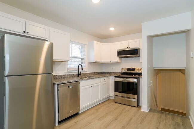 Building Photo - 13212 Ashland Ave