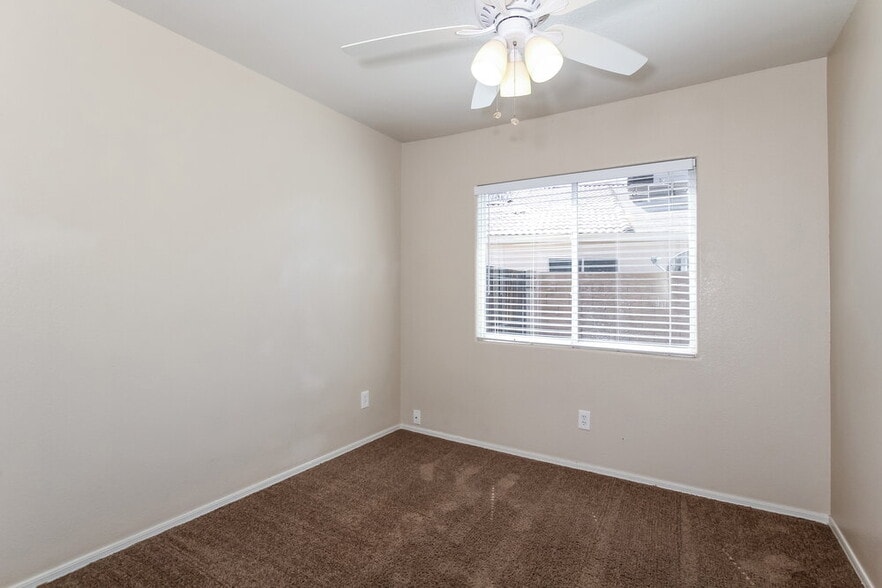 Building Photo - 3618 W Tina Ln