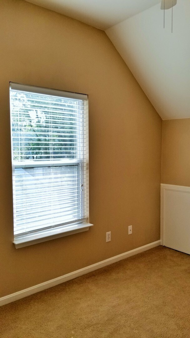 Building Photo - YOU CAN STOP YOUR SEARCH! Lyndon Rental with 3 Bedrooms, 2 Full Baths, Cape Cod Dollhouse, FOR RENT!