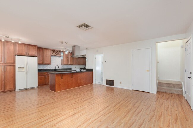 Building Photo - Remodeled two bedroom unit with two car carport near UNLV
