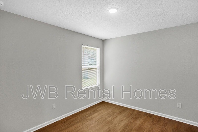Building Photo - 2358 D St